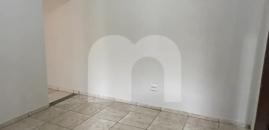 Casa para Alugar com 1 Quarto e Garagem para Moto