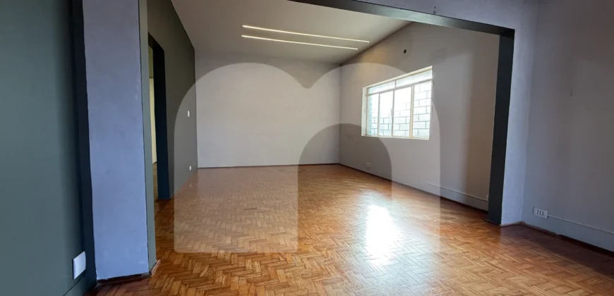 Casa Comercial com 3 Quartos
