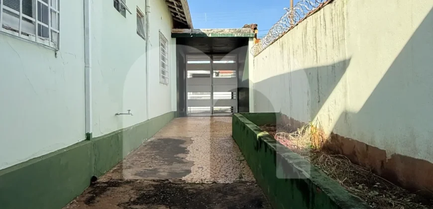 Casa Comercial com 3 Quartos