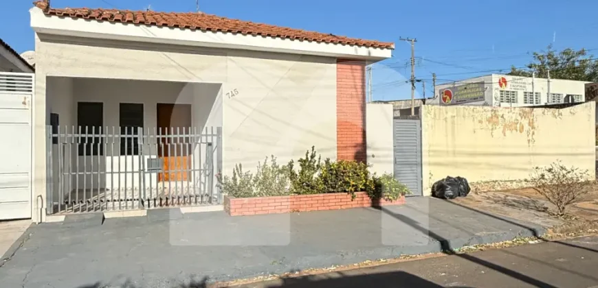 Casa com 2 Quartos para Alugar