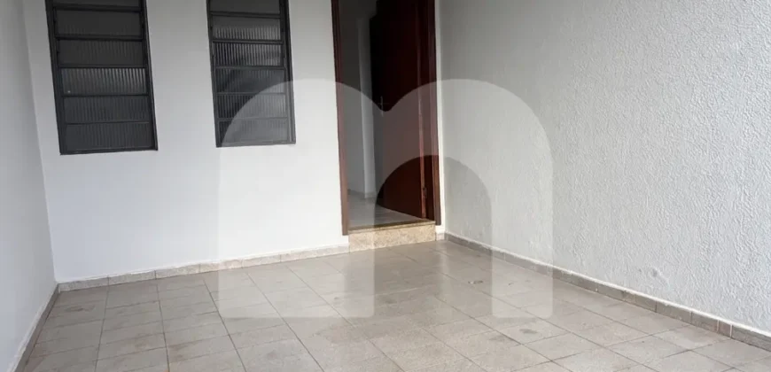 Casa com 2 Quartos para Alugar