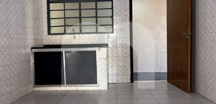 Casa com 2 Quartos para Alugar