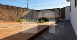 Casa com 2 Quartos para Alugar