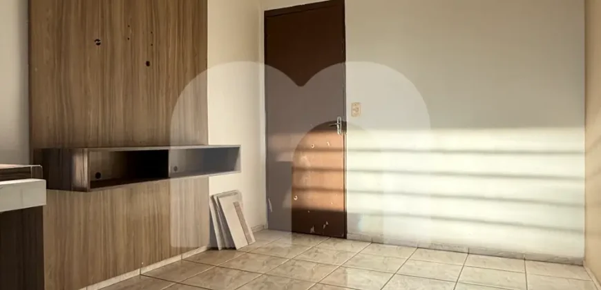 Apartamento 2 Quartos com Armários para Alugar