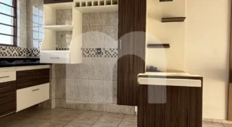 Apartamento 2 Quartos com Armários para Alugar