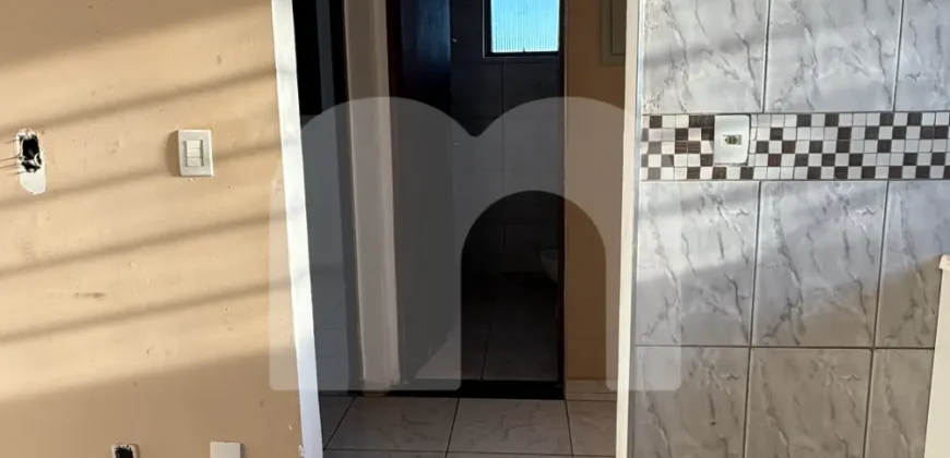 Apartamento 2 Quartos com Armários para Alugar
