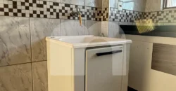 Apartamento 2 Quartos com Armários para Alugar