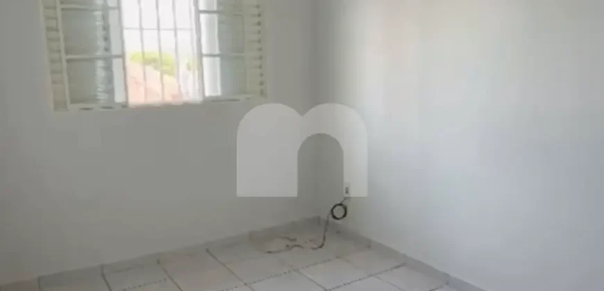 Aluga Casa 2 Quartos com Quintal Amplo