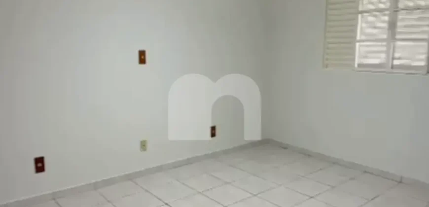 Aluga Casa 2 Quartos com Quintal Amplo